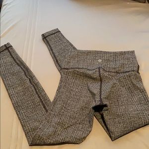 Lululemon size 4 leggings final price